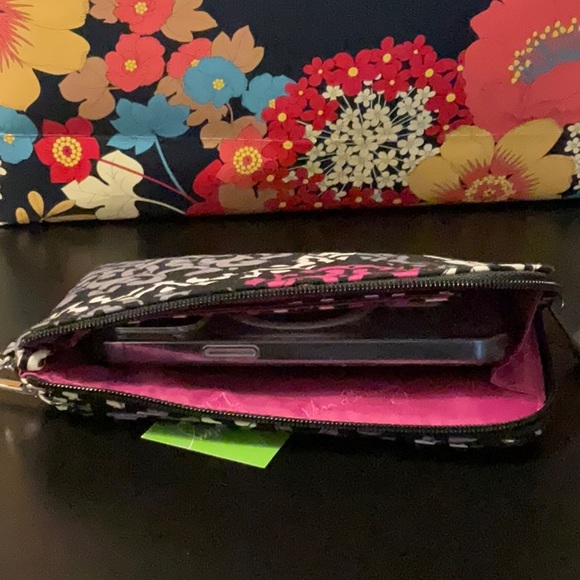 VERA BRADLEY ZIP ZIP WRISTLET - Picture 6 of 6